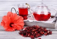 Топъл чай от хибискус при хипертония полезен колкото лекарствата