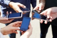 Раздялата със смартфона причинява разстройство у младите
